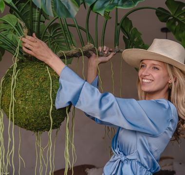 Cómo decorar tu hogar sin esfuerzo con plantas colgantes artificiales?