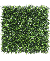 El seto artificial Hoguera 100x100 cm UV es un panel cuadrado de denso follaje verde artificial con variadas plantas de follaje pequeño y hojas puntiagudas y abigarradas sobre un fondo blanco liso.