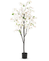 La Flor de Cerezo Artificial 180 cm blanca es un árbol artificial alto con varias ramas de color marrón oscuro, flores blancas y hojas verdes en una sencilla maceta negra, sobre un fondo blanco liso.