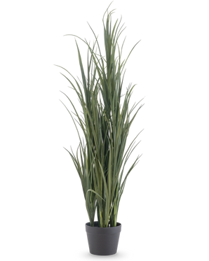 El Césped Artificial Verde UV 120 cm es una planta de césped artificial alta con hojas verdes largas y delgadas en una sencilla maceta negra, sobre un fondo blanco liso.