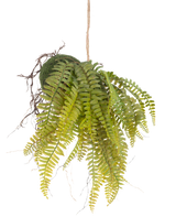 La planta colgante artificial Helecho sobre bola de 26 cm tiene hojas verdes realistas en una bola cubierta de musgo, suspendidas de una cuerda: una pieza decorativa ideal para cualquier interior sobre un fondo blanco.