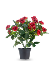Una planta artificial para jardín de rosas de 35 cm en rojo/negro presenta vibrantes rosas artificiales de color rojo con exuberantes hojas verdes en una maceta negra, sobre un fondo blanco liso.