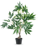 Planta Artificial Hojas de Cannabis de Cáñamo de 60 cm, con un tronco fino y varias ramas llenas de grandes y caprichosas hojas verdes, sobre un fondo liso y blanco.