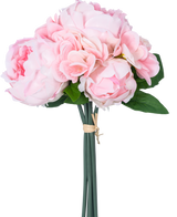 El Ramo Artificial Mix Flowers Real Touch Pink 30 cm tiene peonías y hortensias artificiales de color rosa claro con hojas verdes, atadas con una cuerda marrón, sobre un fondo blanco liso.