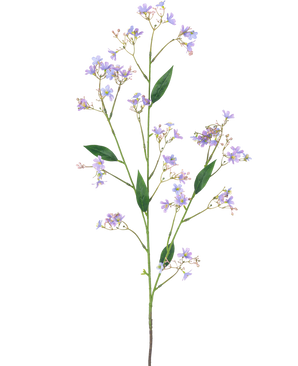 La rama artificial Daphne Spray 108 cm violeta tiene un largo tallo verde con múltiples ramas, cada una decorada con pequeñas flores violetas y hojas verdes, sobre un fondo blanco liso.