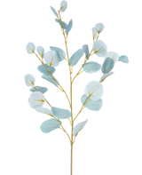 La Rama Artificial de Eucalipto de 84 cm es un único tallo artificial con múltiples ramas, con hojas redondas de color azul verdoso claro sobre un fondo blanco liso.