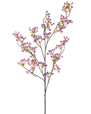 La flor artificial Bayas de 107 cm de color violeta tiene una única rama delgada con múltiples tallos delgados, cada uno decorado con racimos de pequeñas bayas redondas de color violeta claro y algunas hojas verdes, sobre un fondo blanco liso.