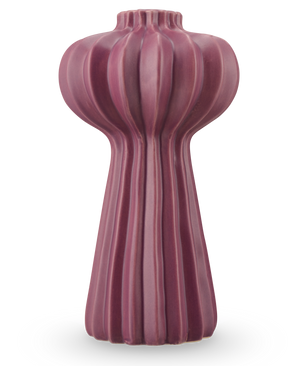 El jarrón Morning Dawdrop de 25 cm morado es un jarrón alto y escultural con un acabado mate de color morado intenso, crestas verticales y una parte superior bulbosa que se estrecha hasta una base esbelta, sobre un fondo blanco liso.