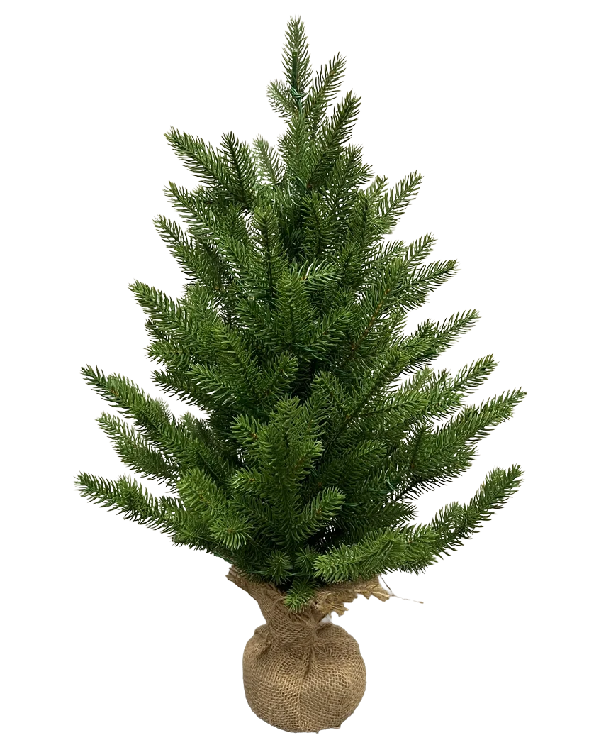 El Árbol de Navidad Artificial Mini "Munchi" 60 cm (100% PE) es un pequeño pino verde con densas ramas. Su base está envuelta en arpillera y atada con cordel y se alza sobre un fondo blanco liso.