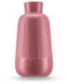 El Jarrón Notes 25 cm rosa viejo tiene un acabado cerámico mate, cuerpo ancho, cuello estrecho y nervaduras verticales en la parte superior. La base redonda lisa y el diseño minimalista lo hacen ideal para presentar flores de seda.