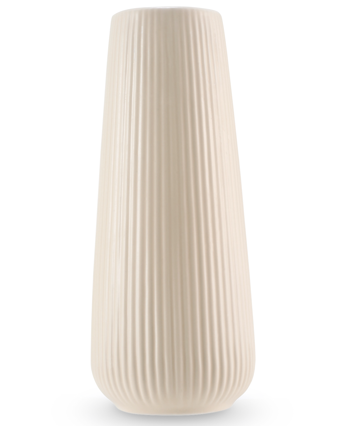 El Vase Dust 20 cm beige es un jarrón alto de cerámica de color blanco roto con un acabado liso mate y nervaduras verticales. El diseño moderno y ligeramente cónico lo hace perfecto como jarrón para flores artificiales.