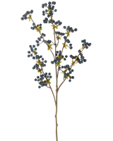 De Kunstbloem Bessen 104 cm donkerblauw is een enkele dunne tak met groene bladeren en trosjes kleine, ronde, donkerblauwe besjes, weergegeven op een effen witte achtergrond.