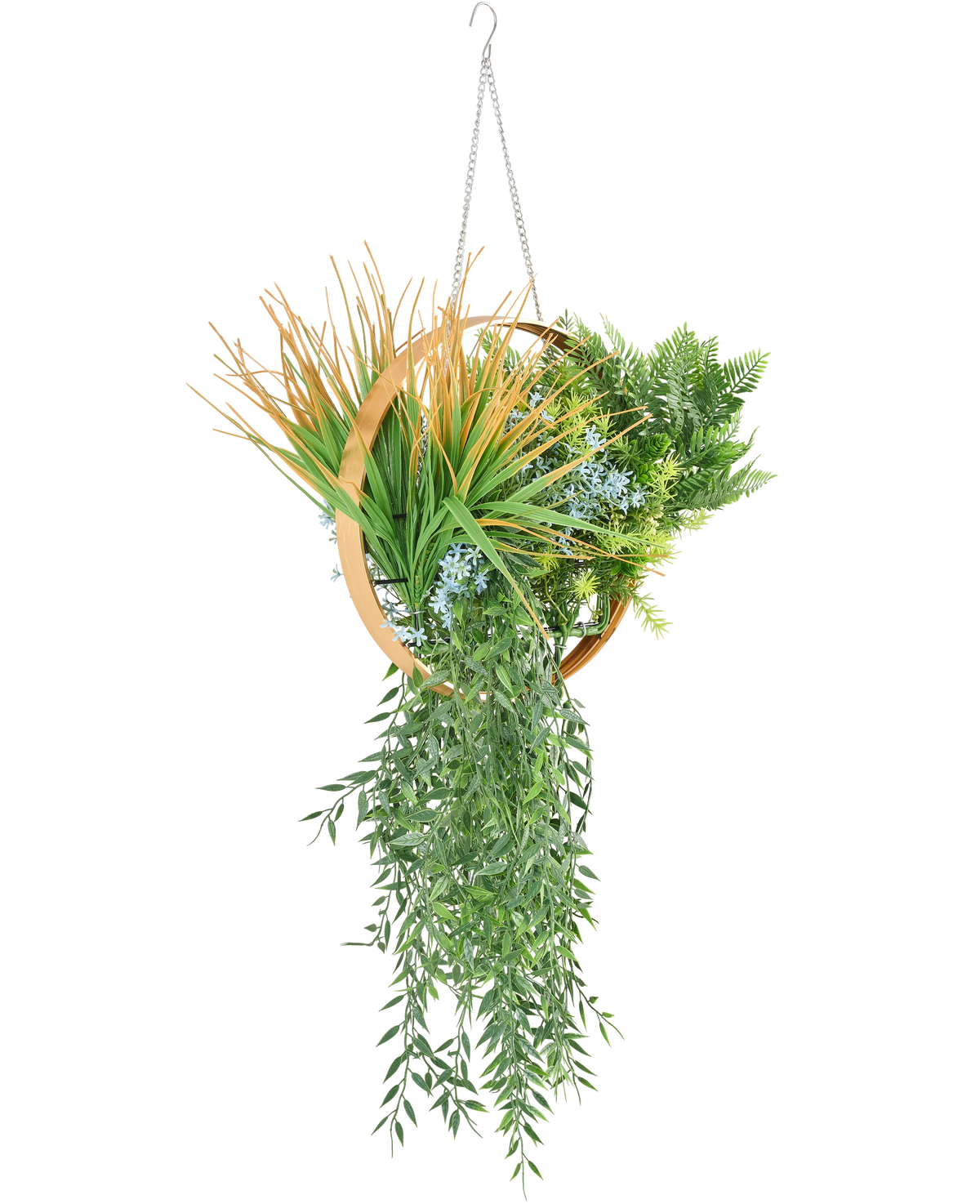 La planta artificial colgante Helecho UV 30 cm en anillo dorado tiene varias plantas artificiales, como helechos, enredaderas en cascada, hierba puntiaguda y flores azules, dispuestas en un anillo dorado con una cadena para colgar.