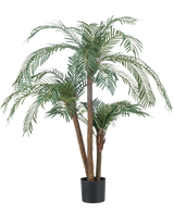 De Kunstpalm Cycas Classic 135 cm heeft vederlichte groene bladeren en meerdere bruine stammen in een eenvoudige zwarte sierpot tegen een witte achtergrond.