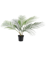 La palmera artificial Chamaedorea de 48 cm tiene hojas verdes largas y delgadas que se extienden hacia afuera y se presenta en una sencilla maceta de plástico negro sobre un fondo blanco liso.