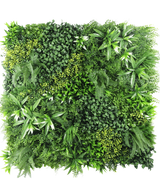 El Seto Artificial Frescura 100x100 cm UV es un panel cuadrado densamente cubierto de varias hojas verdes, con diferentes formas y texturas para crear un jardín vertical exuberante y vibrante sobre un fondo blanco.
