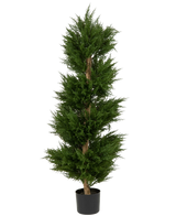 Planta artificial Conífera Espiral UV 120 cm, una conífera artificial alta en forma de espiral con hojas densas de color verde oscuro y un tronco recto, representada sobre un fondo blanco liso.