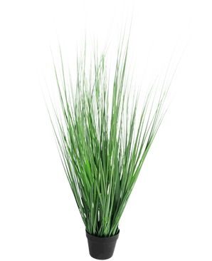 La Planta de Césped Artificial Cebolla 130 cm retardante de fuego es una planta de césped ornamental en maceta con hojas largas y esbeltas de color verde, sobre un fondo liso y blanco.